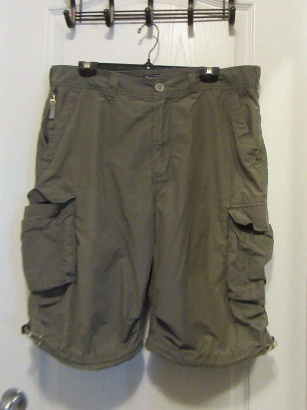 Men's Cargo shorts Denver Haynes size 38 As Is